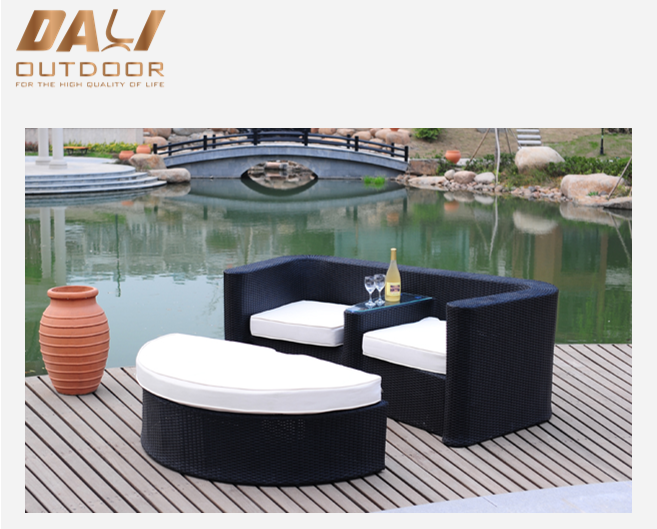 Outdoor PE-rottinki Wicker Patio Love Seat lepotuolisetti jalustalla